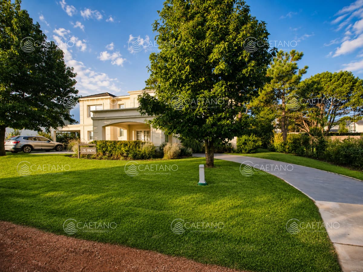 Boulevard Park, Casa de 4 dormitaros con Piscina en VENTA . — foto 2