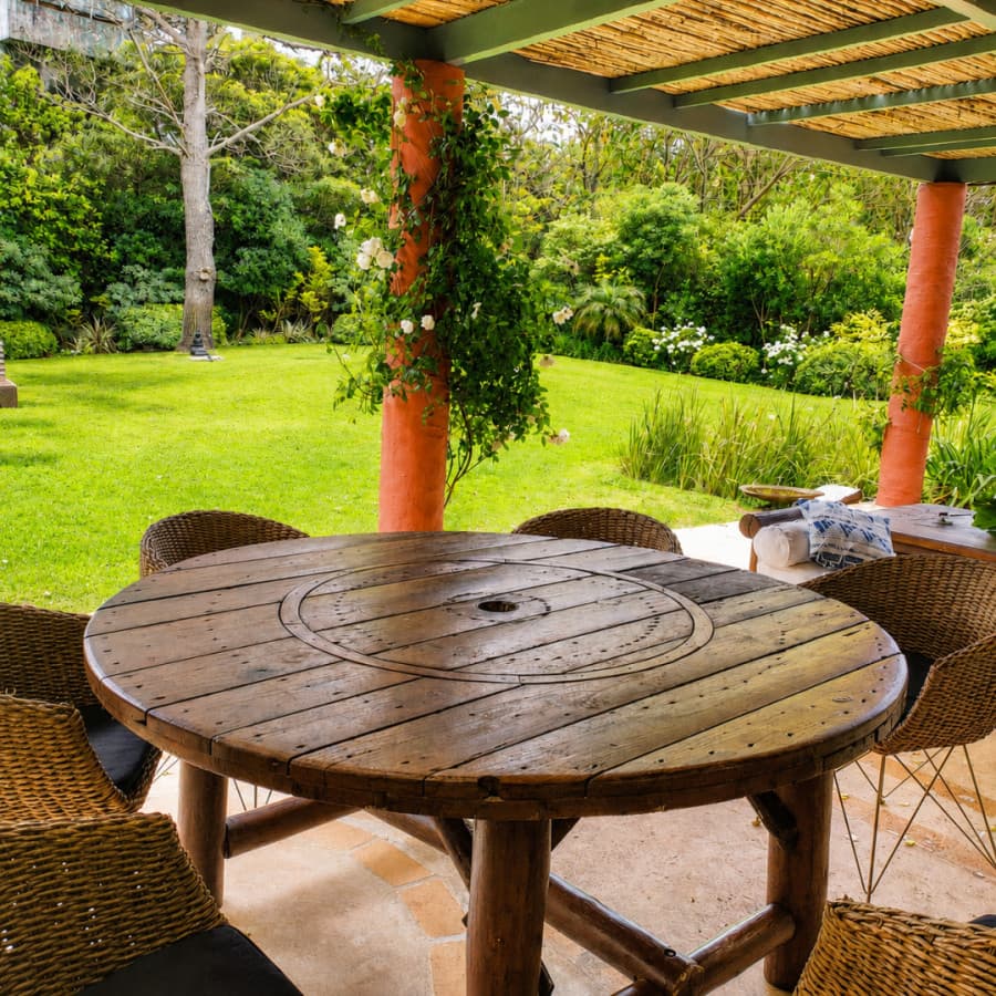 Hermosa casa de 2 niveles, con amplios espacios.