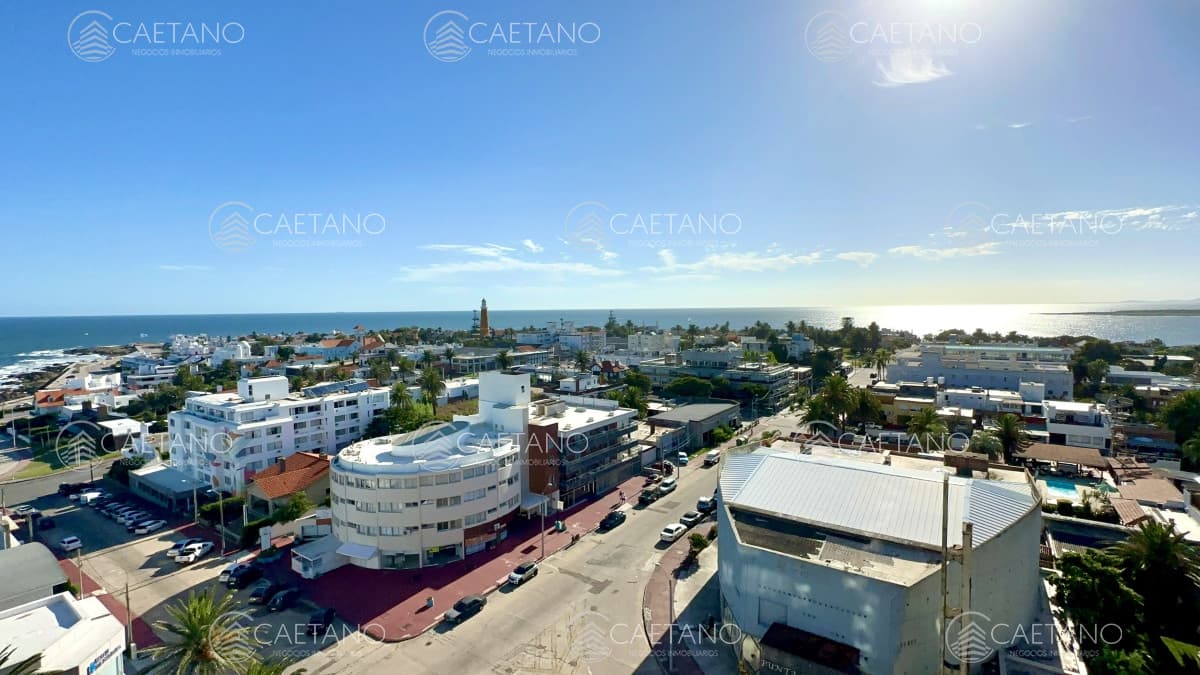 Piso alto en venta, con inmejorable vistas al mar y puerto de Punta del Este — foto 3