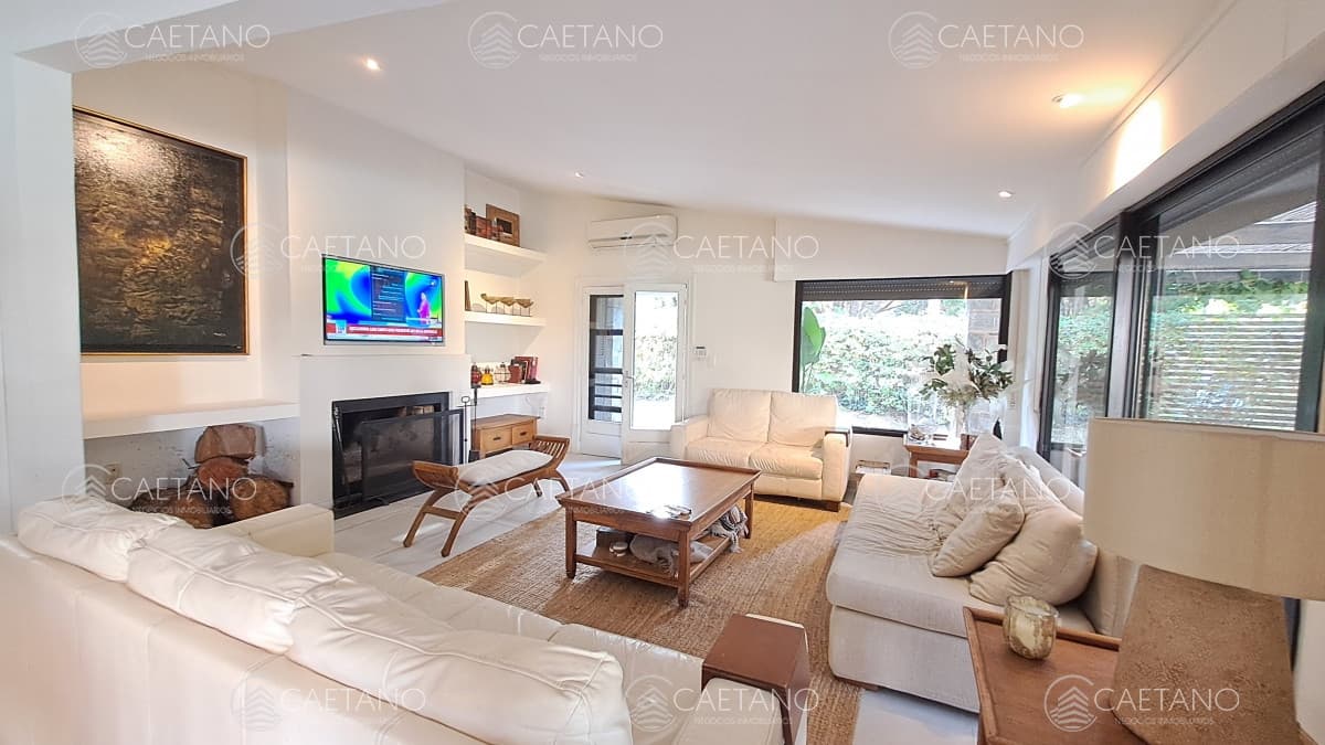 Casa En Alquiler de Temporada - Zona Mansa Ref. 6016