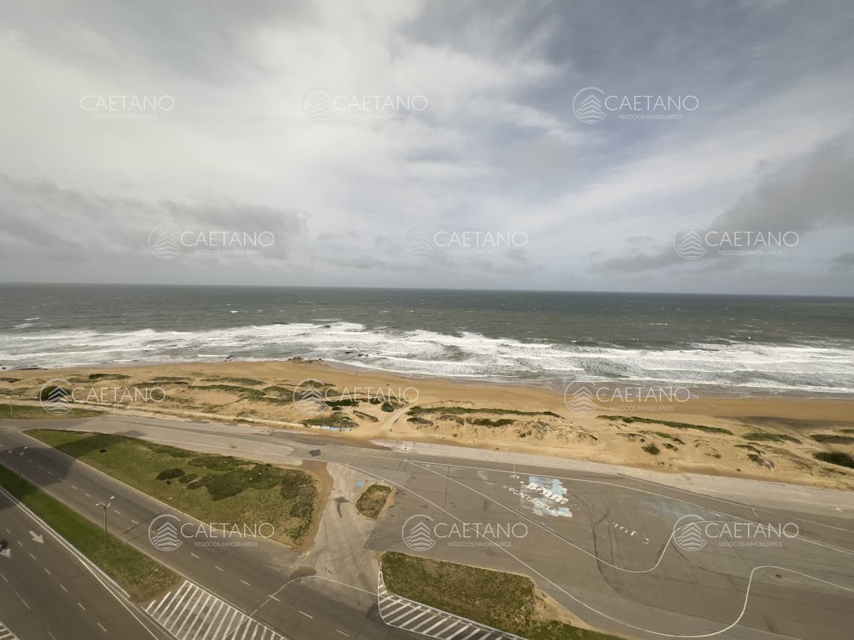 Apartamento en venta y alquiler de 3 dormitorios en Punta del Este — foto 2