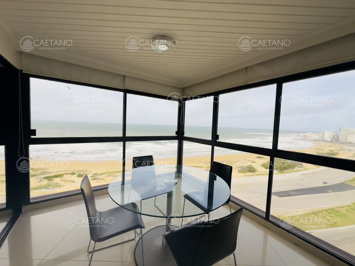 Apartamento en venta y alquiler de 3 dormitorios en Punta del Este