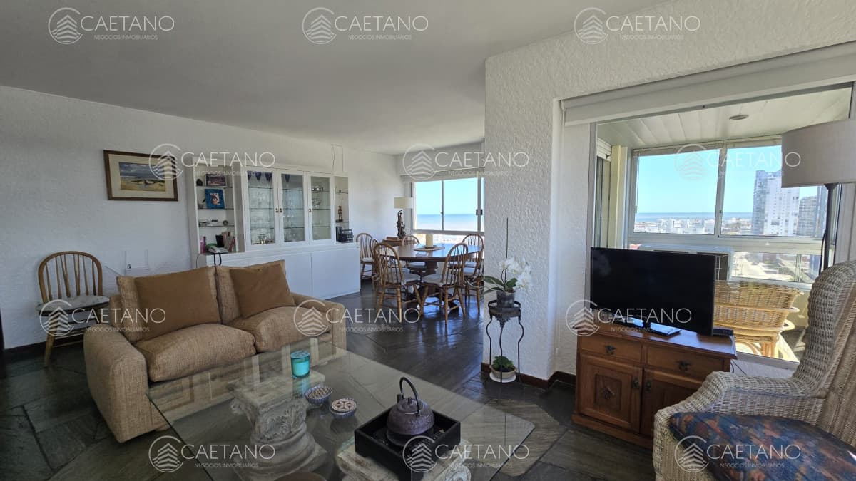 Apartamento en venta de 3 dormitorios en Punta del Este — foto 2