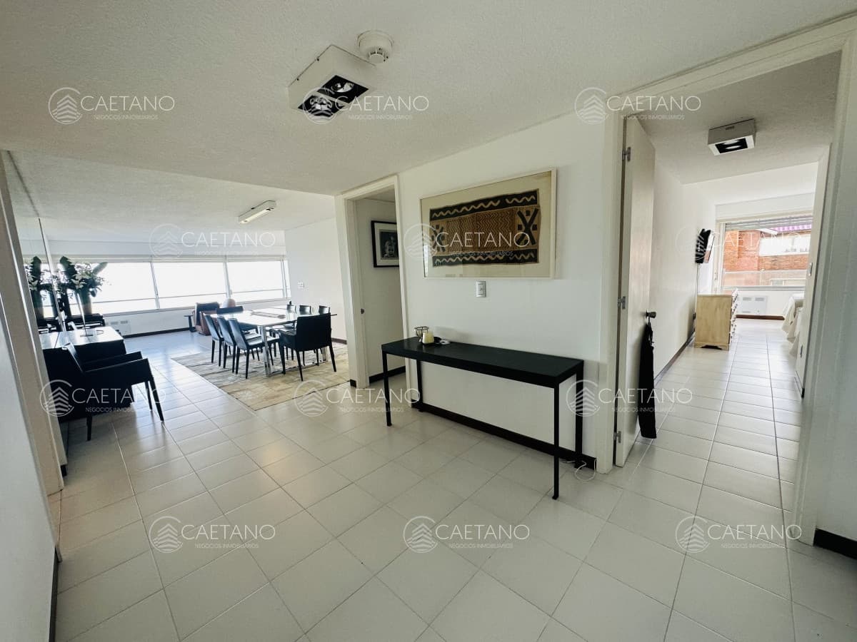 Apartamento de 3 dormitorios y dependencia de servicio en Punta del Este — foto 3