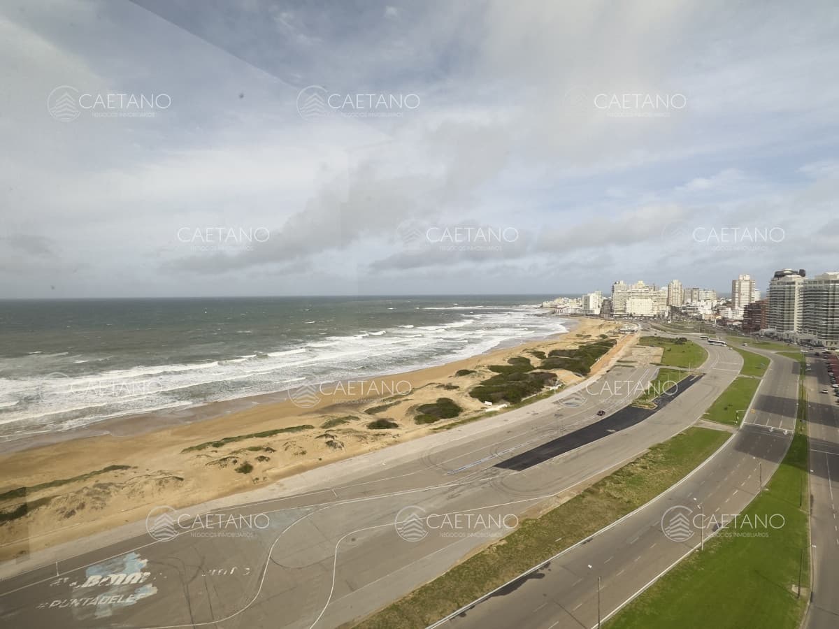 Apartamento en venta y alquiler de 3 dormitorios en Punta del Este — foto 3