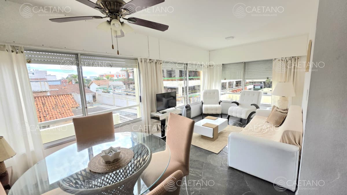 Venta de apartamento de dos dormitorios en Punta del Este