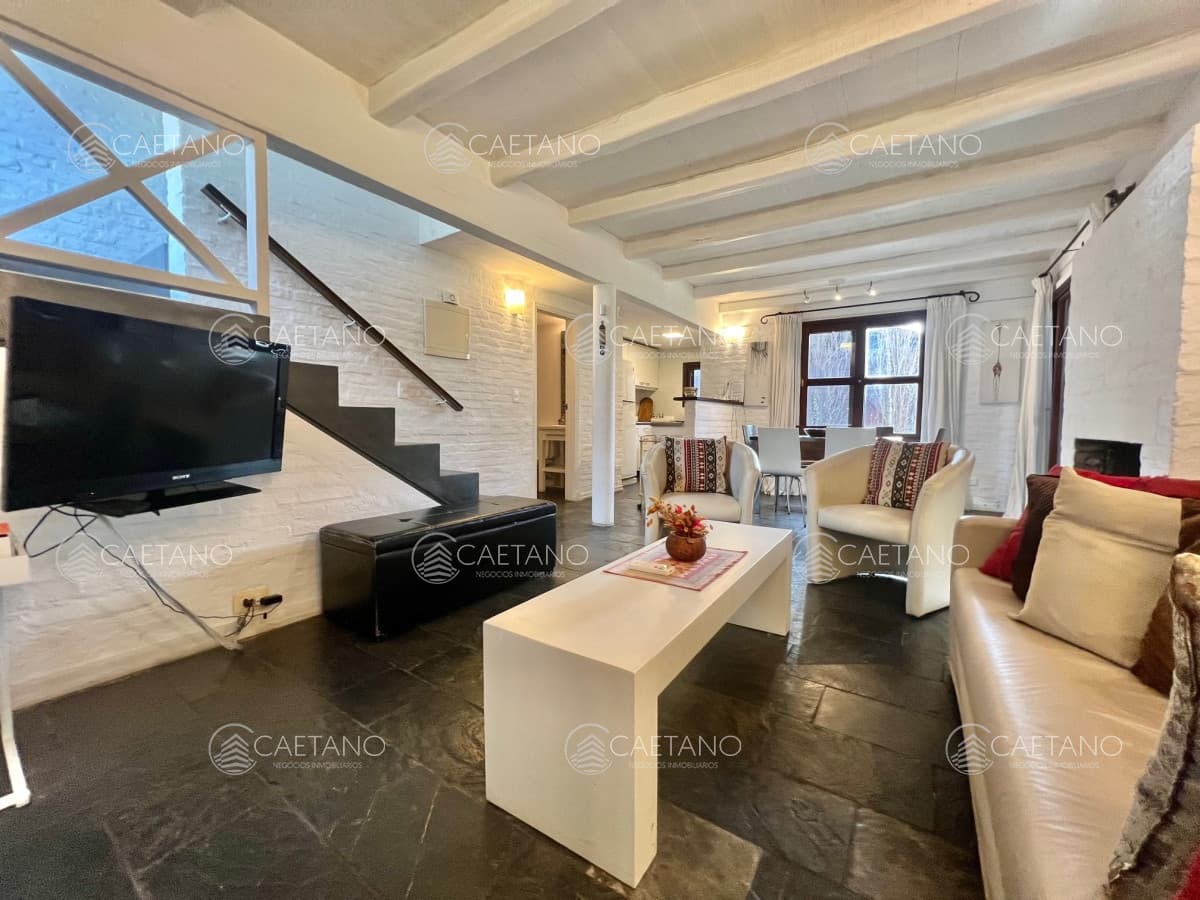 CASA EN ALQUILER 2 DORMITORIOS BARRIO PRIVADO PARQUE PINARES PUNTA DEL ESTE — foto 3