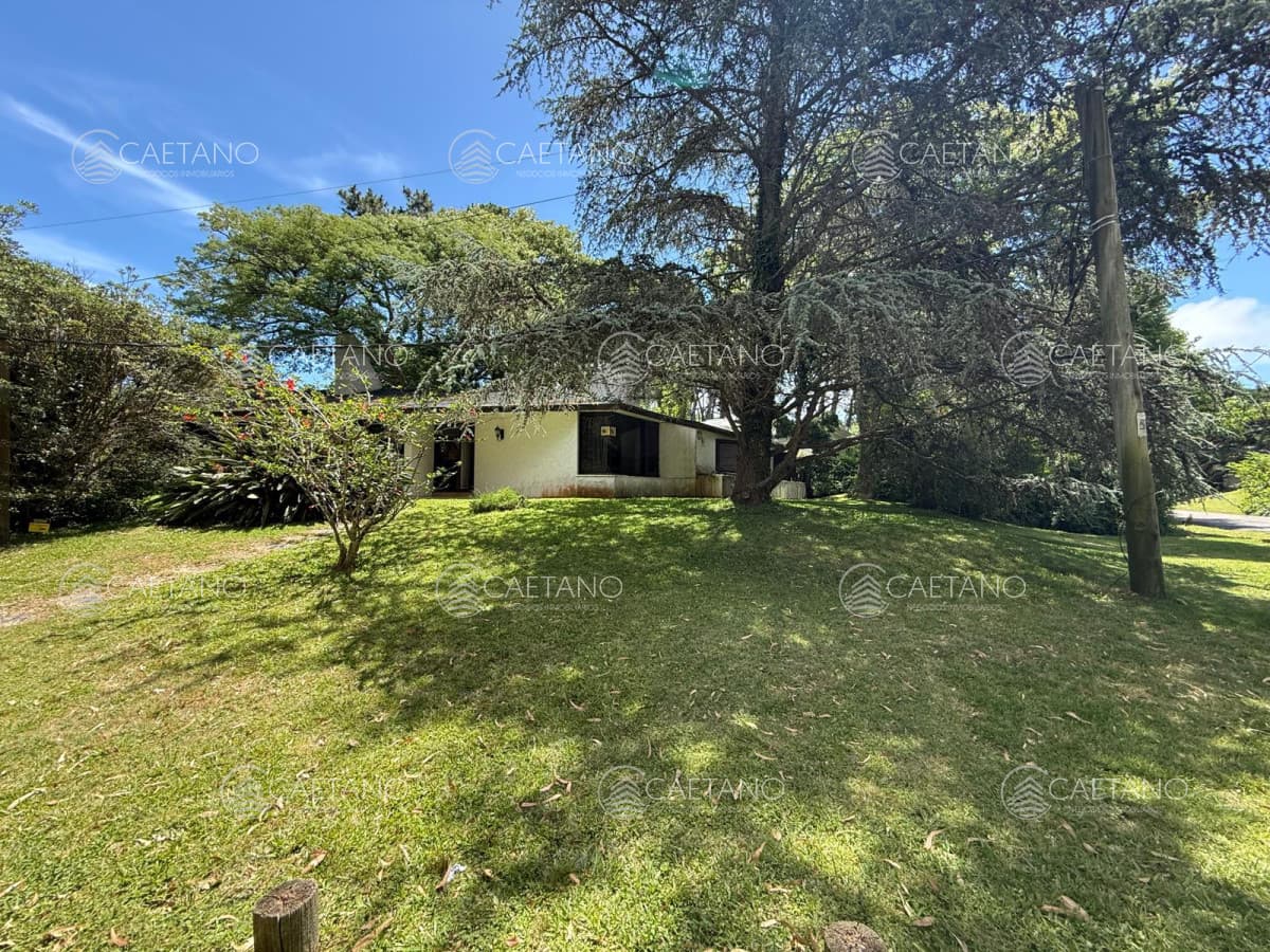 VENTA CASA LUGANO PUNTA DEL ESTE
