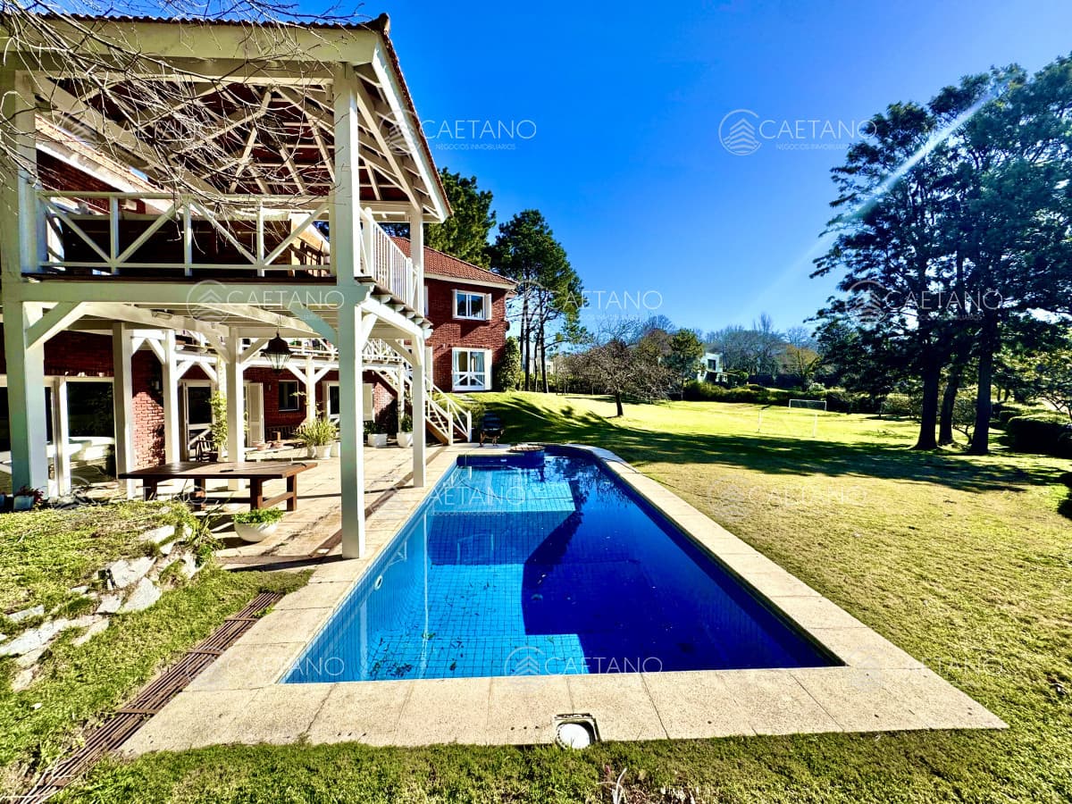 Residencia clásica con encanto colonial frente al golf — foto 2