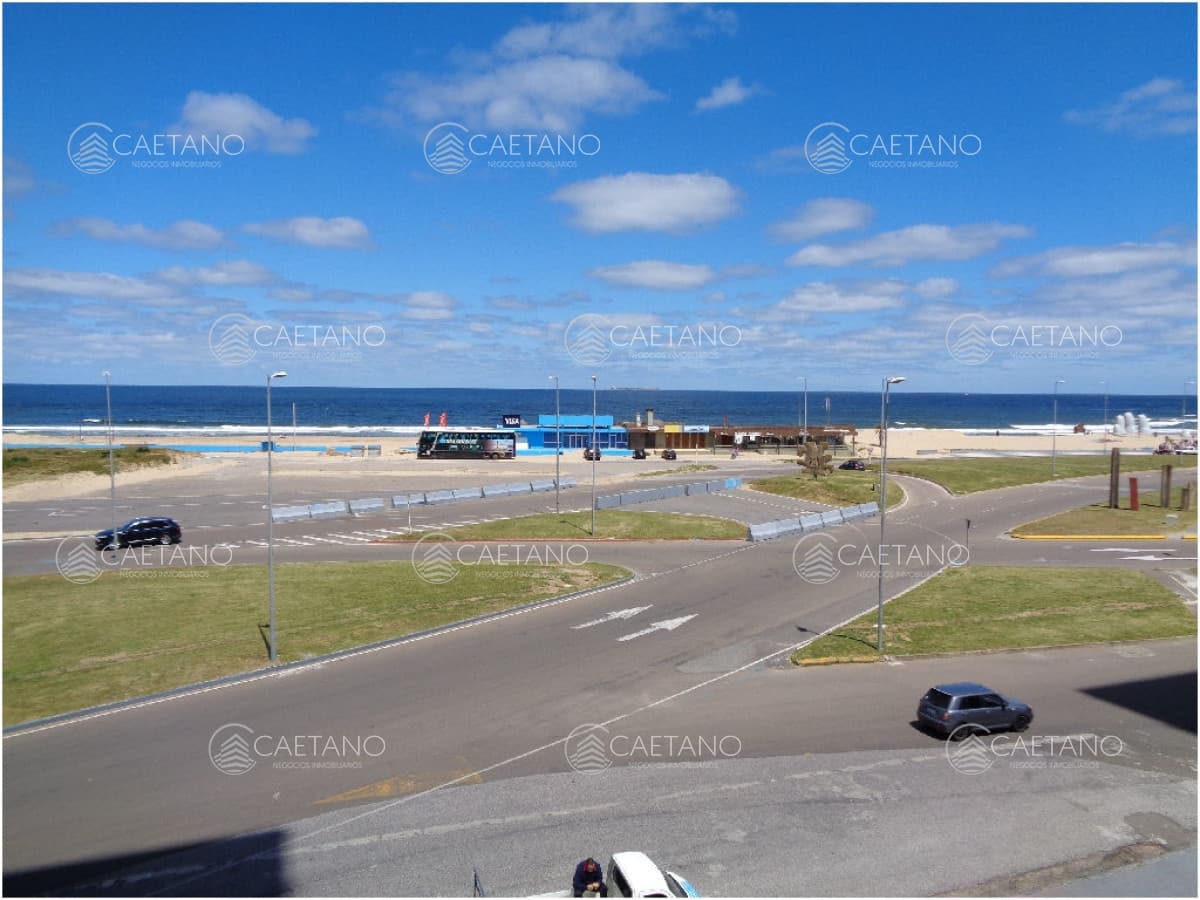 Apartamento en Brava, 3 dormitorios *