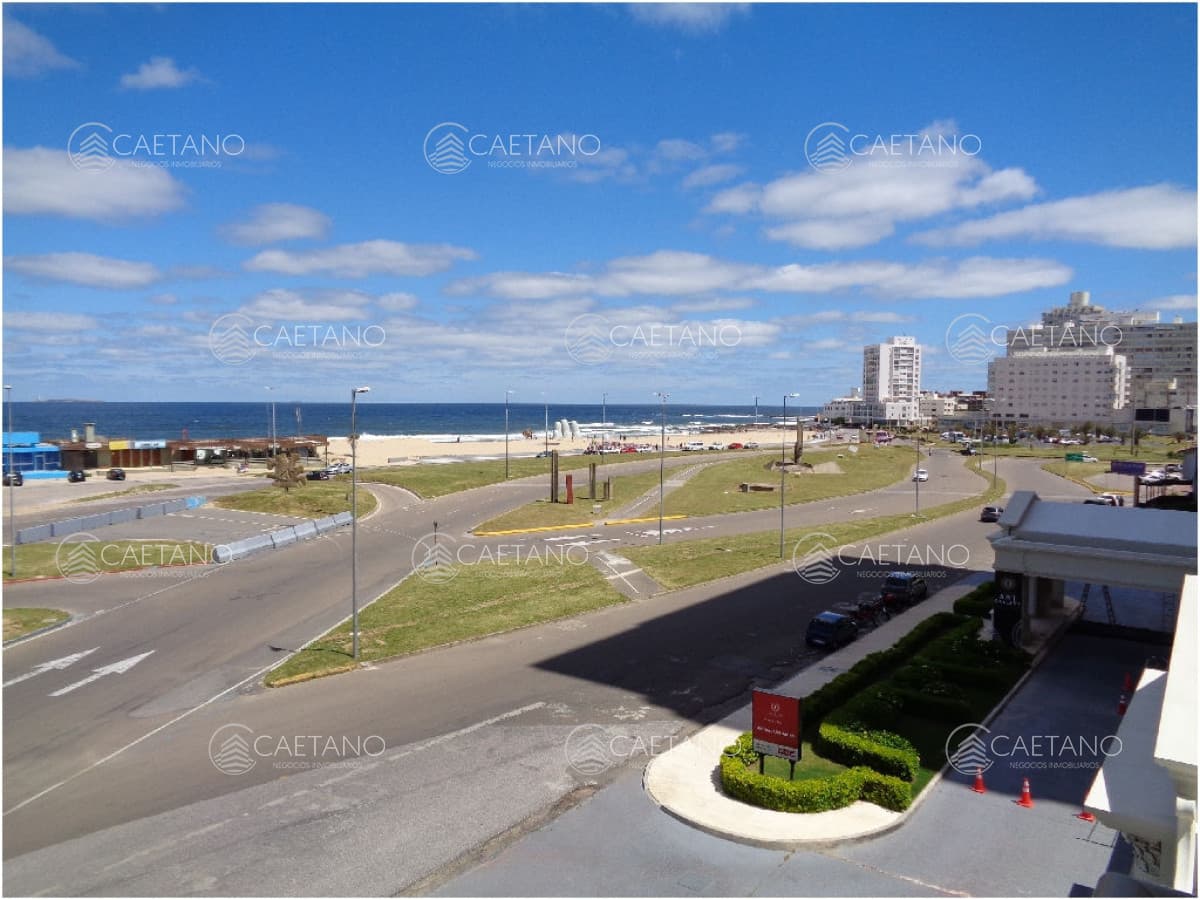 Apartamento en Brava, 3 dormitorios * — foto 2
