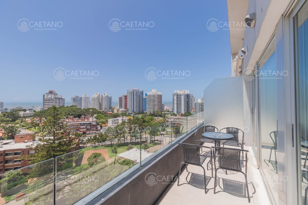 PENTHOUSE EN PLAYA MANSA - ESPACIOSO DEPARTAMENTO EN VENTA