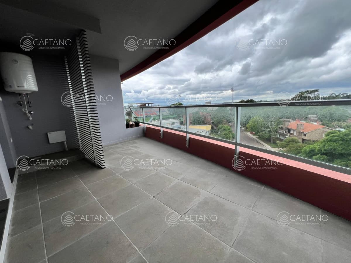 Venta apartamento 2 dormitorios + cochera centro Maldonado