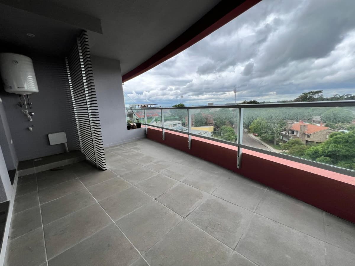 Venta apartamento 2 dormitorios + cochera centro Maldonado