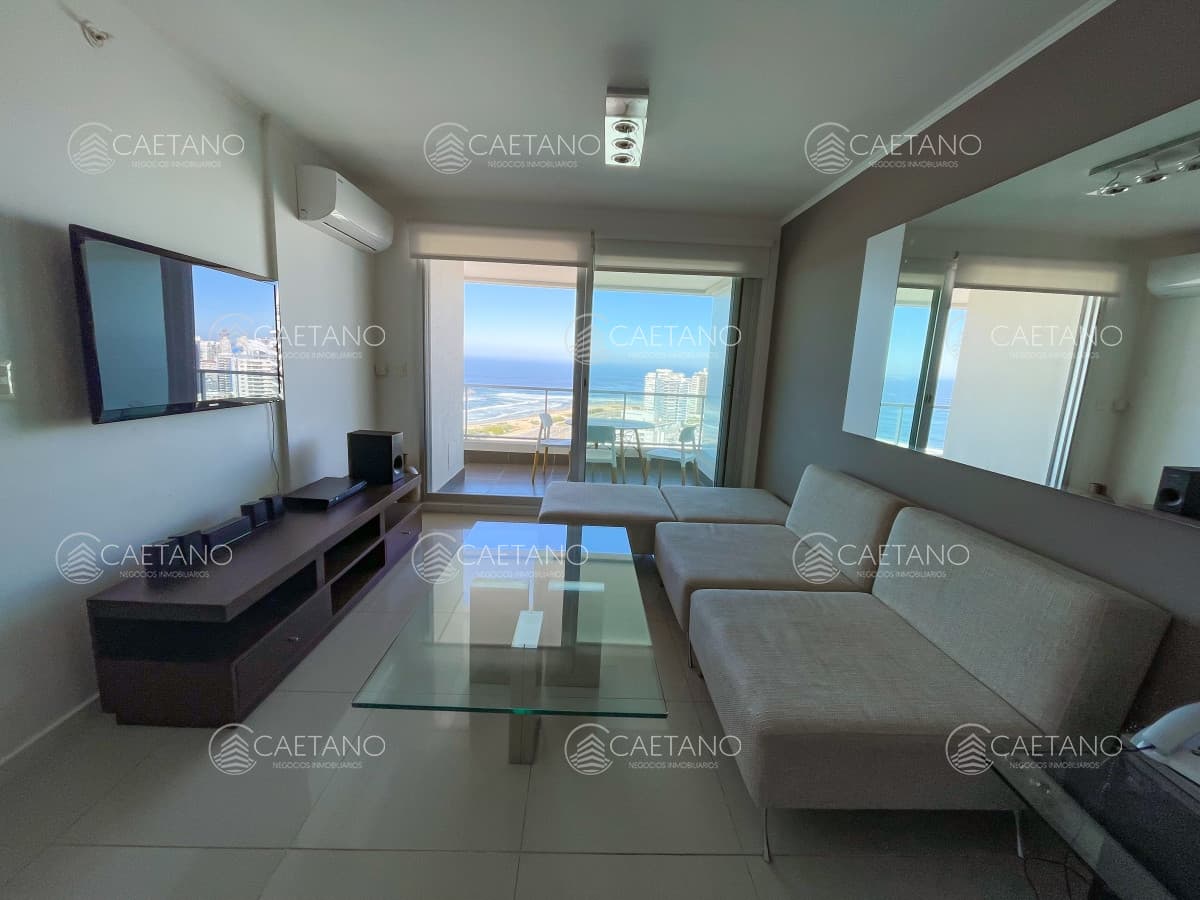 Piso alto con hermosa vista a Playa Brava! — foto 3