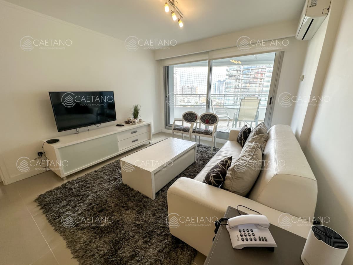 Departamento esquinero en venta en Forest Tower II