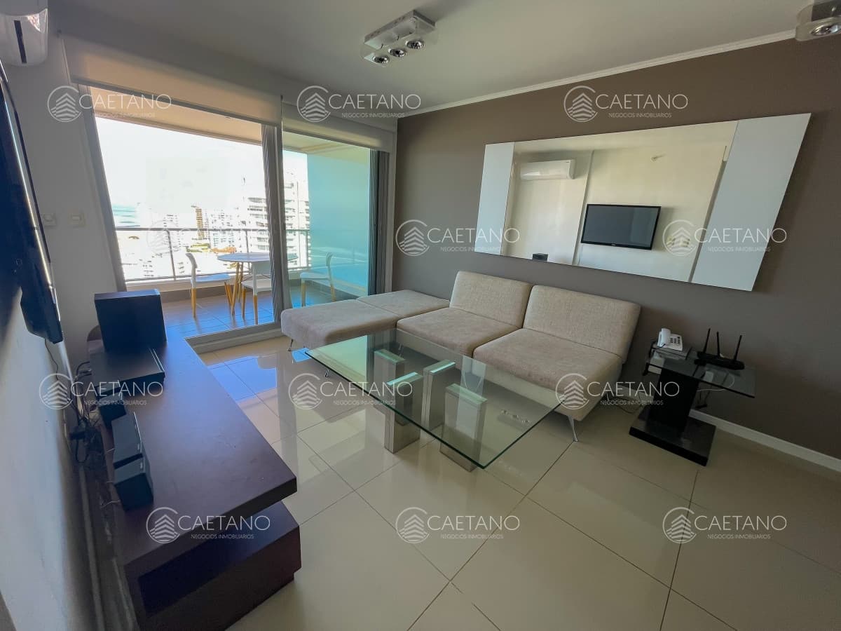 Piso alto con hermosa vista a Playa Brava! — foto 2