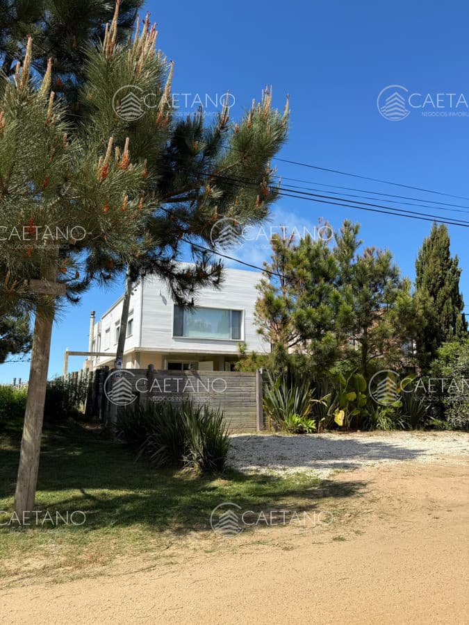 Muy linda y cómoda casa en Montoya
