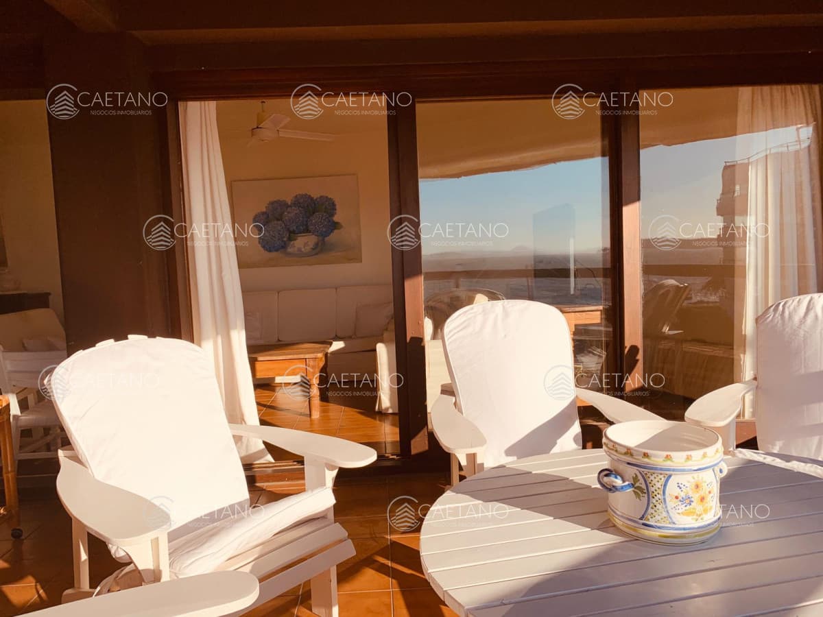 APARTAMENTO EL TANO, PRIMERA LÍNEA AL MAR — foto 3