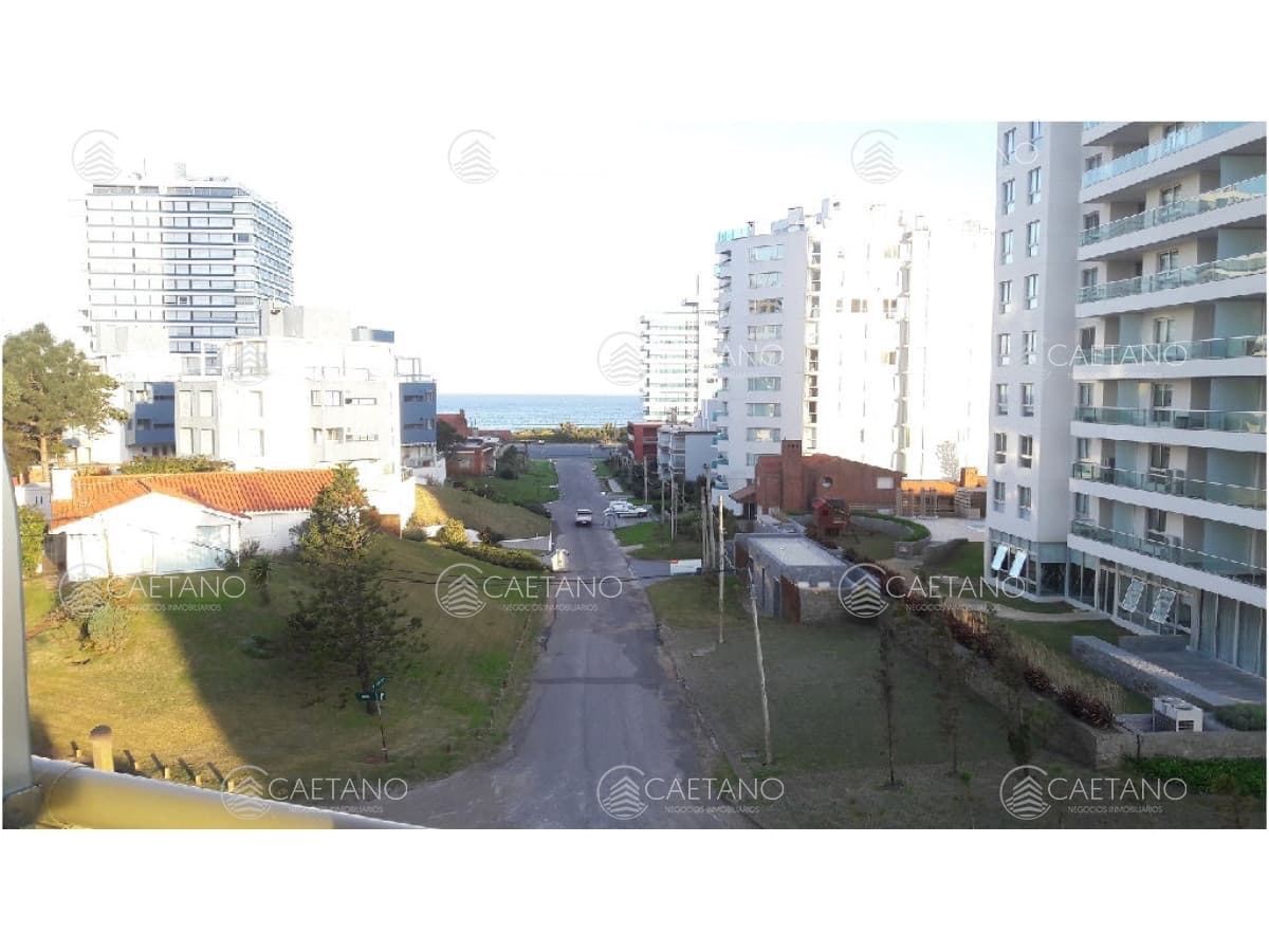 Apartamento en Venta y Alquiler, Brava, Punta del Este, 3 Dormitorios. — foto 2