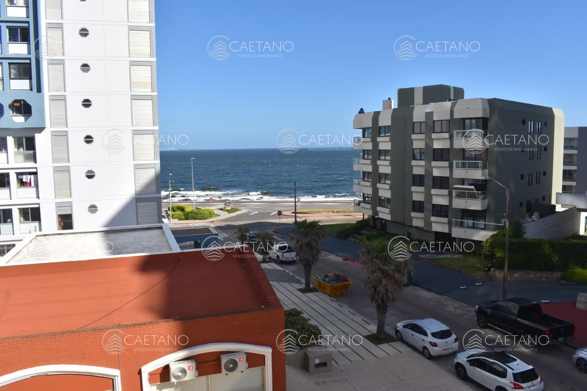 Apartamento en Peninsula, alquiler 2 dormitorios con vista
