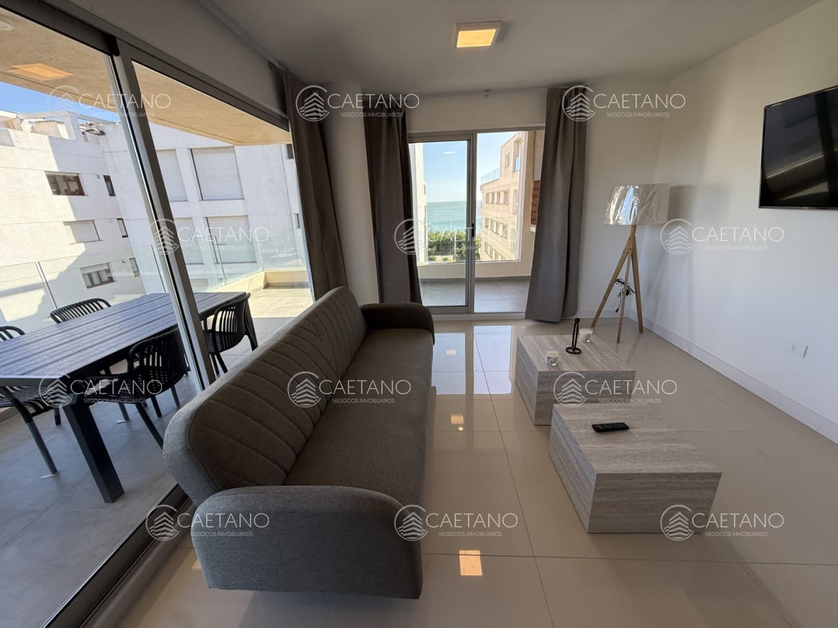 Alquiler anual y temporal de apartamento a estrenar 2 dormitorios frente al mar en playa mansa — foto 3