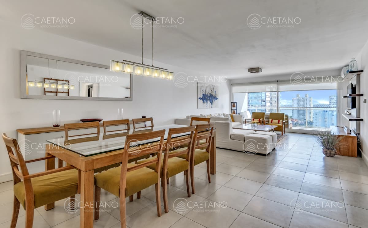 Apartamento de 3 dormitorios en alquiler de Verano , Punta del Este , Playa Brava — foto 3