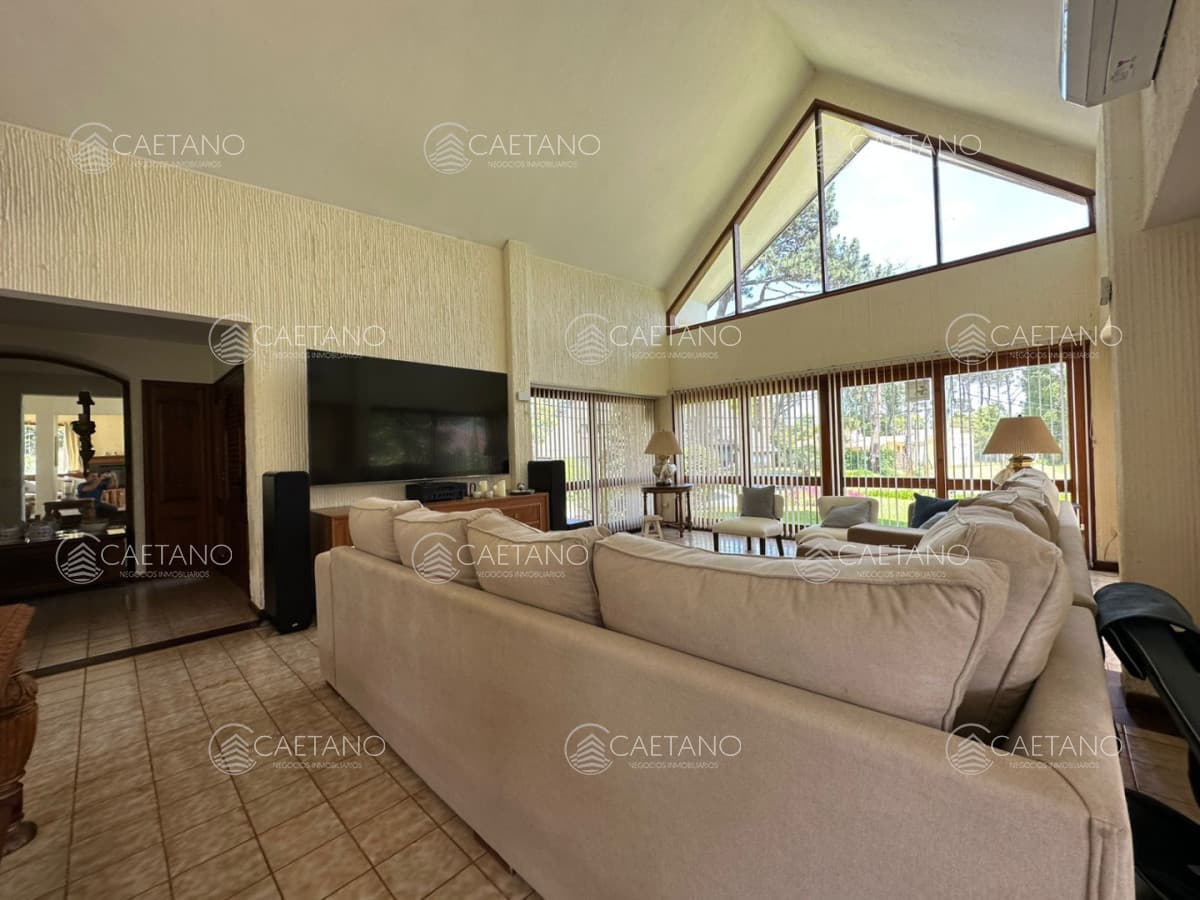 casa en excelente ubicación, 8 dormitorios — foto 2