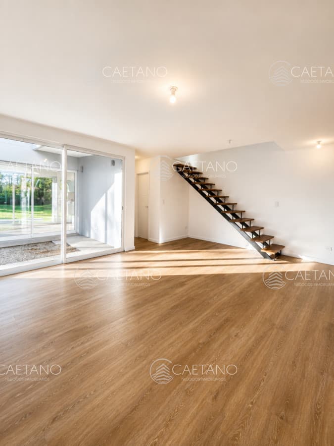 VENTA CASA ZONA COLEGIOS — foto 2