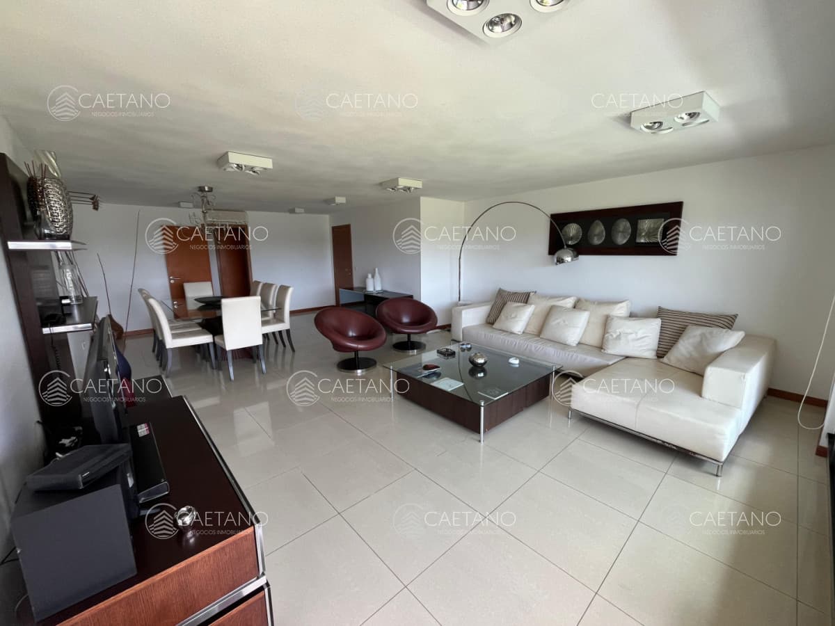 Alquiler temporal apartamento 3 suite más dependencia. Playa brava, Punta del Este. — foto 3
