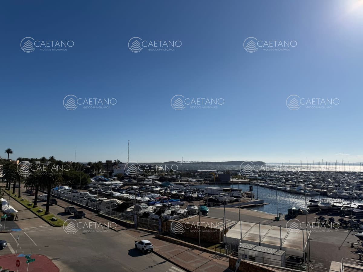 FRENTE AL PUERTO CON BARBACOA PROPIA — foto 3
