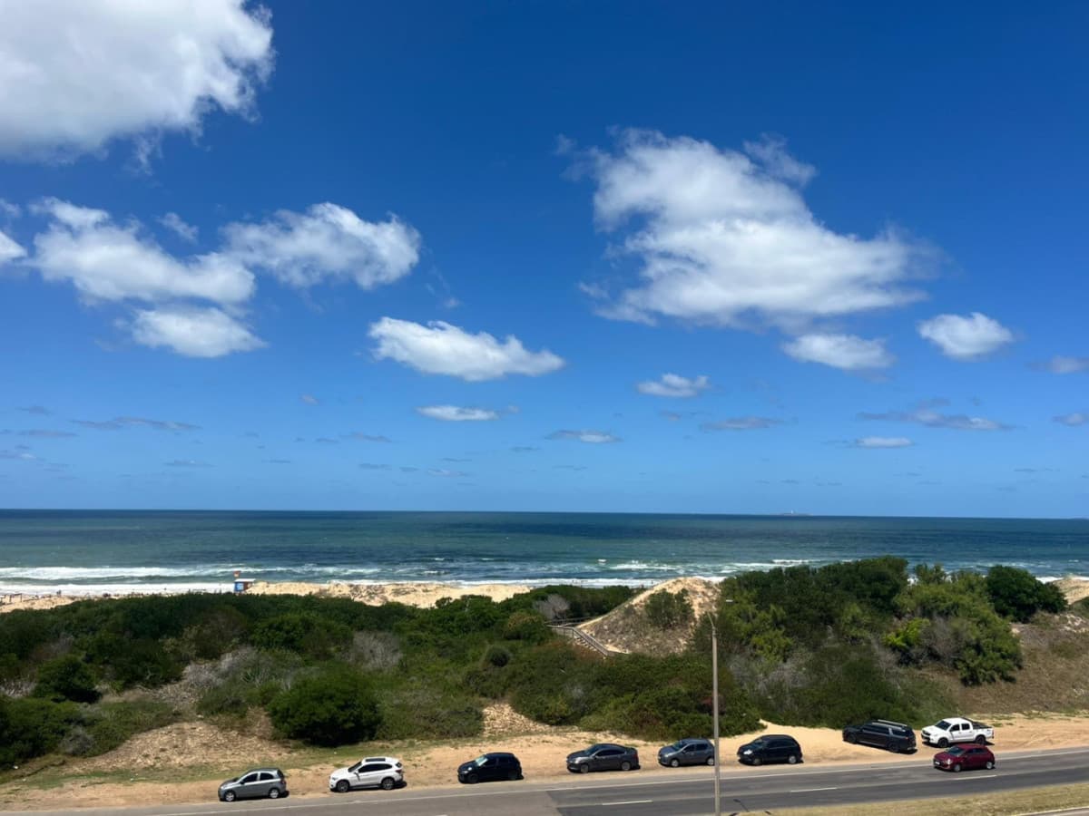 Venta apartamento 4 dormitorios. Playa brava, Punta del Este
