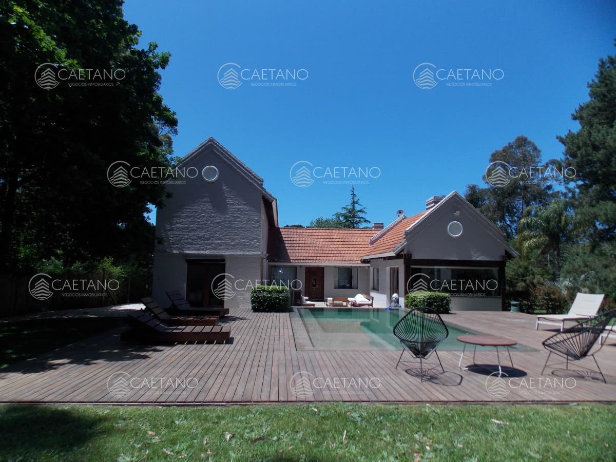 CASA ESTILO CHACRA EN EL GOLF — foto 3