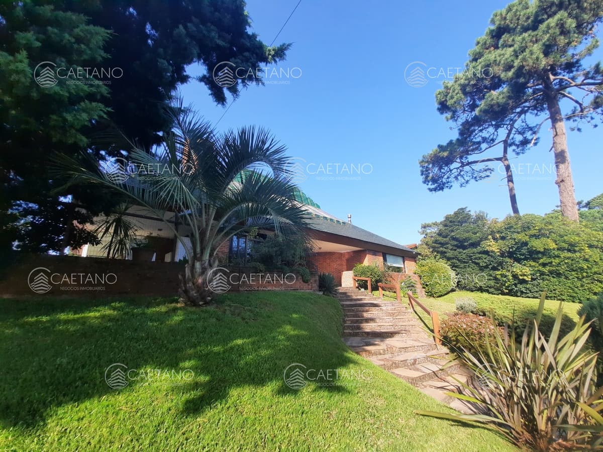 Oportunidad; Casa - Chalet en venta - permuta, de cinco dormitorios en Punta del Este — foto 3