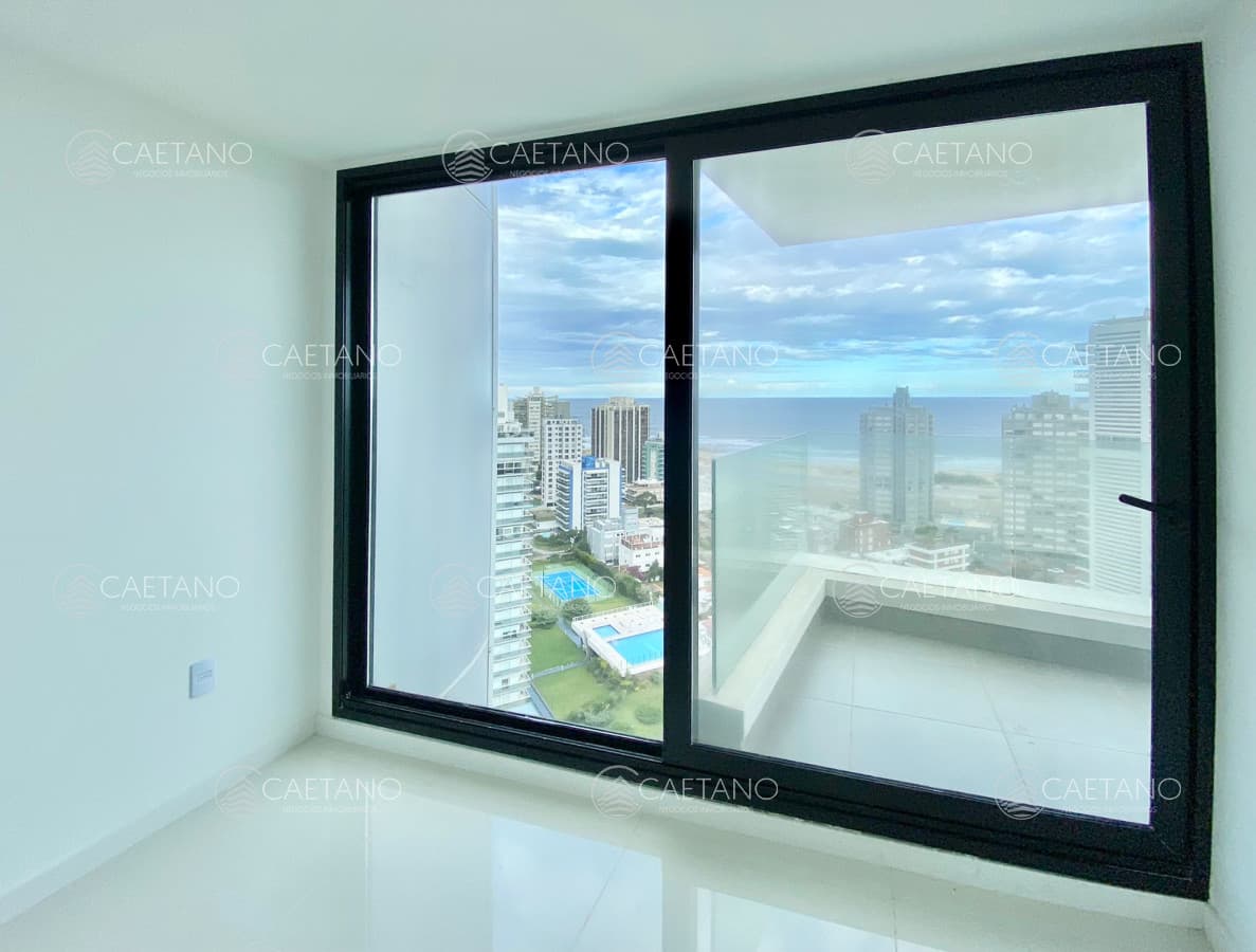 Apartamento en alquiler anual, Artowre Punta del Este.