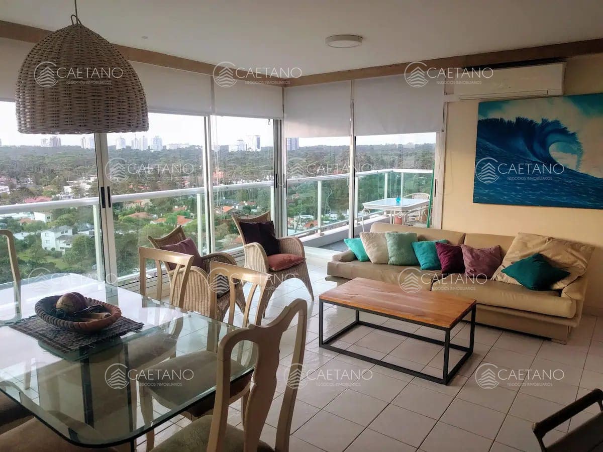 Venta y alquiler anual de excelente apartamento de 2 dormitorios - Playa Mansa — foto 2