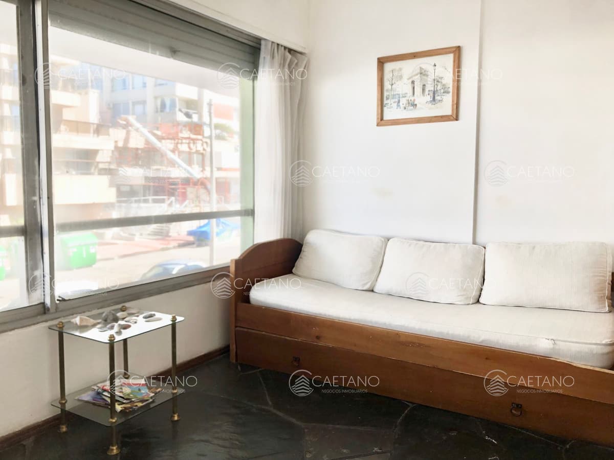 Alquiler Anual Monoabiente en Península Con Vista al Mar!!