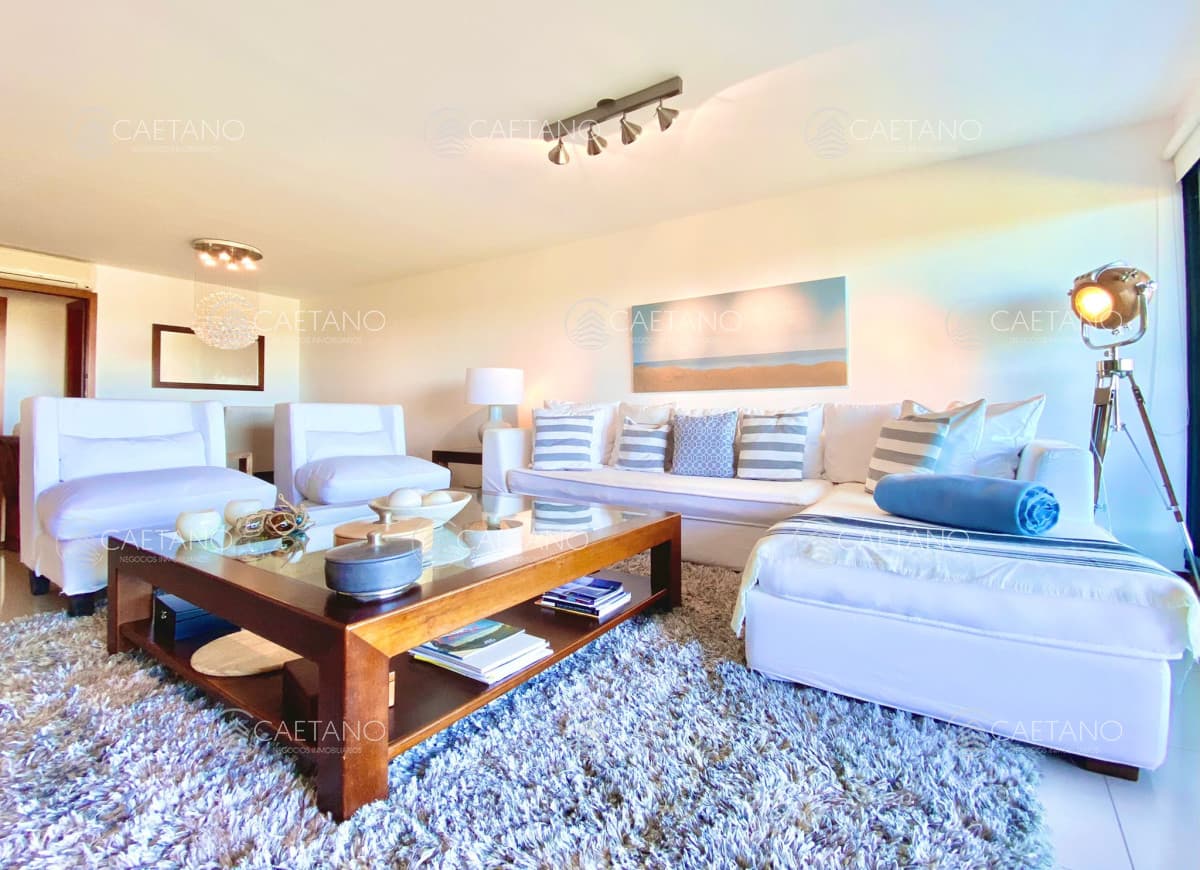 Venta apartamento 3 dormitorios. Playa brava, Punta del Este — foto 2
