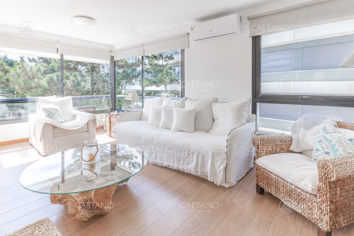 Apartamento en Venta Playa Brava 3 Dormitorios Primera Linea — foto 2