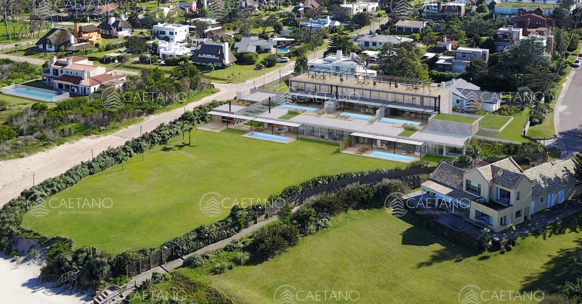 Casa de tres dormitorios en frente al Mar en venta, Punta Ballena — foto 2