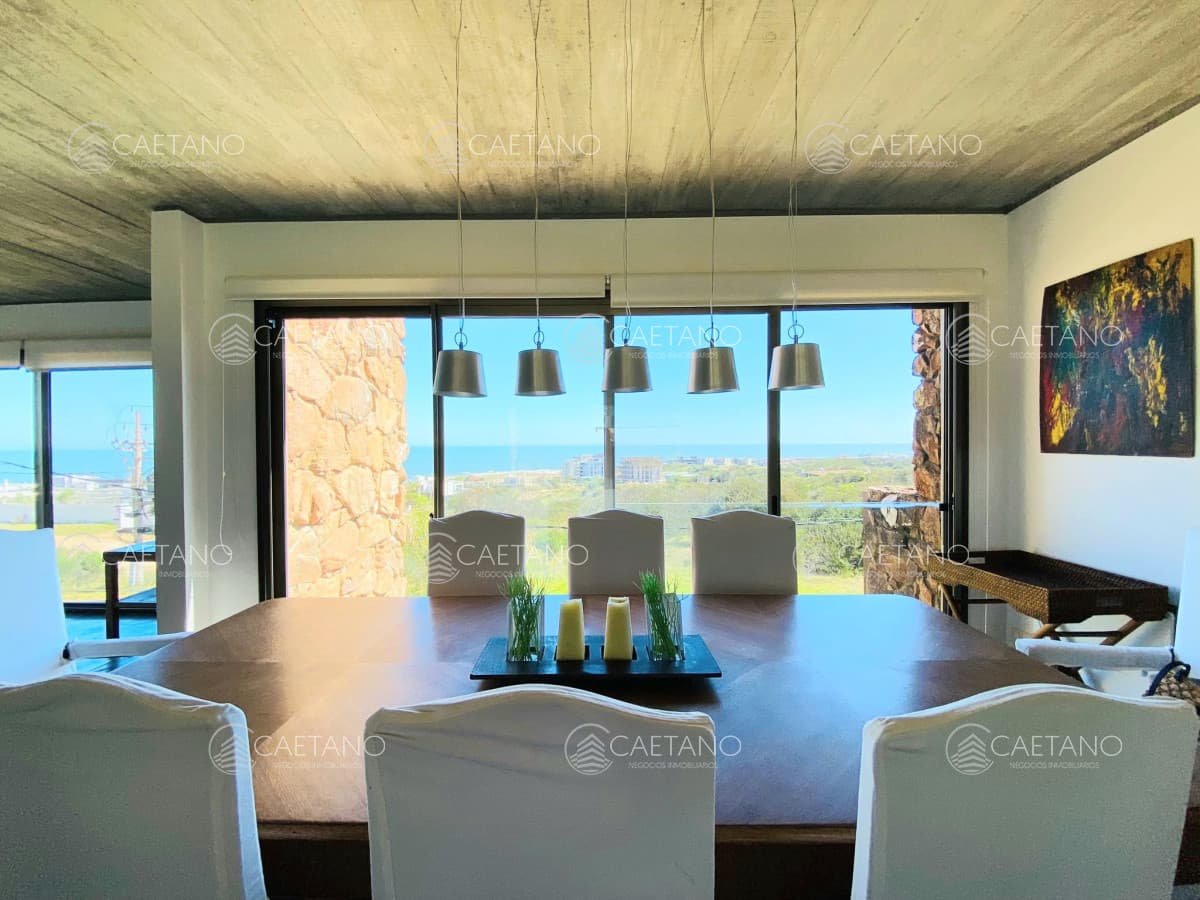 Casa de cuatro dormitorios barbacoa y piscina en Venta — foto 3