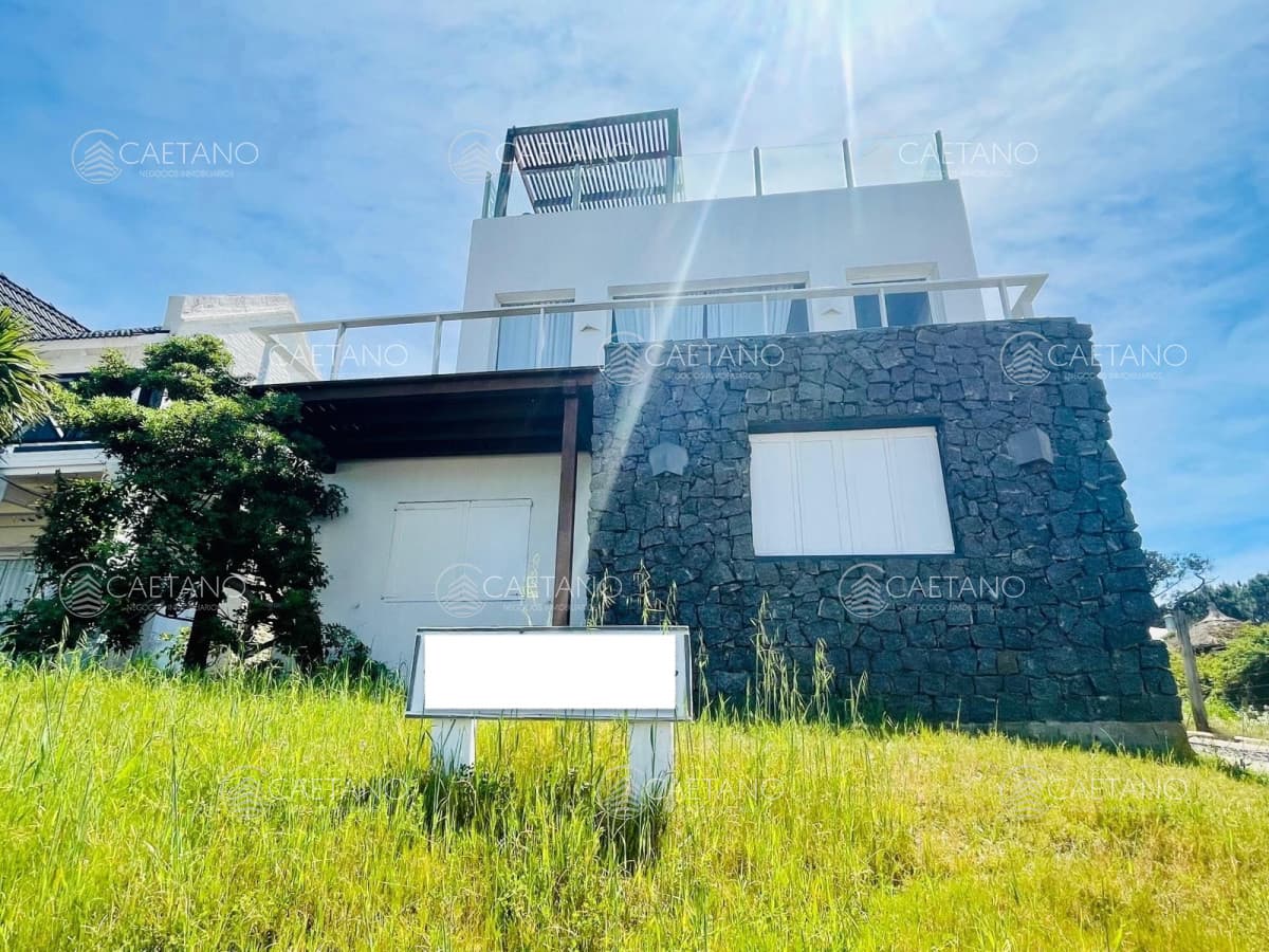 Casa en Venta y alquiler temporario en Montoya, Punta del Este. — foto 2