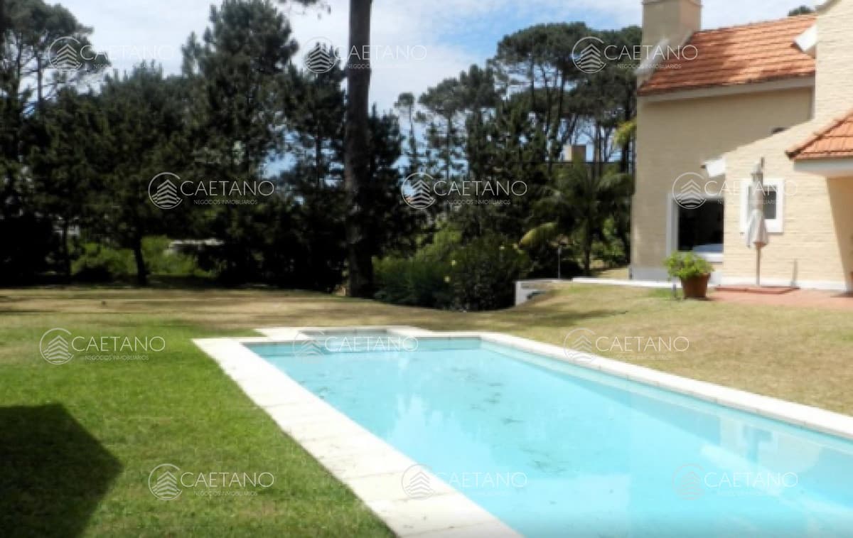Linda casa en alquiler temporal con buena ubicacion a doscientos metros de la Playa — foto 3