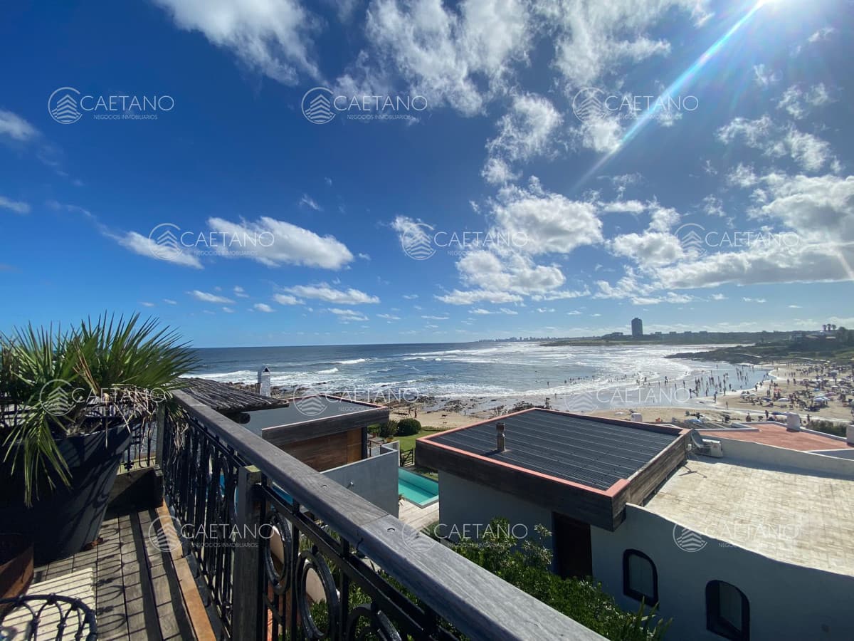Casa en Venta Frente al Mar Ocho Dormitorios + Dependencia de Servicio - La Barra — foto 3