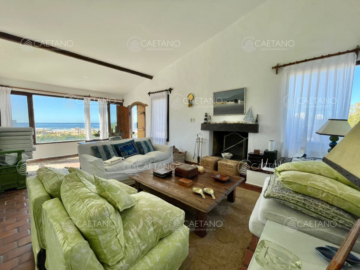 Casa En Venta Frente al Mar Playa Montoya — foto 3