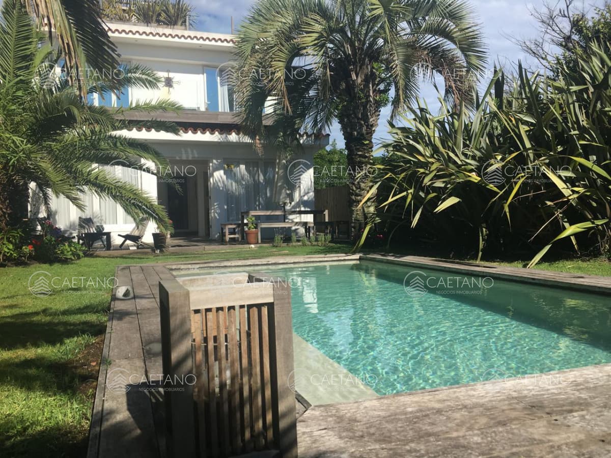 Casa en La Barra de la ruta al mar a pasos de La Posta del Cangrejo — foto 2