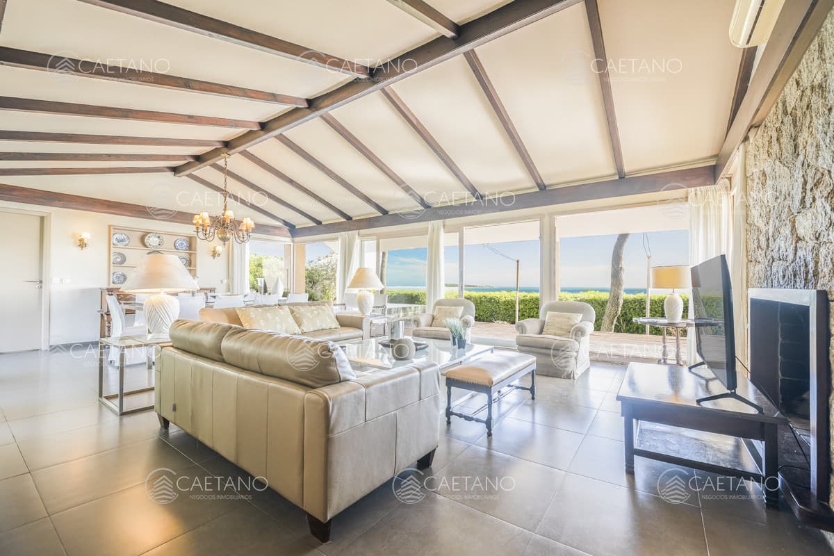 Casa en Venta Playa Mansa Frente al Mar Cuatro Dormitorios — foto 3