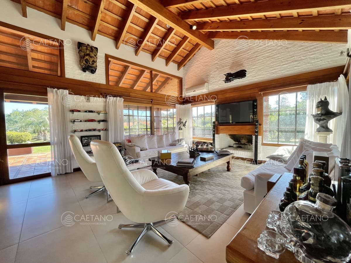 Espectacular casa en Playa Mansa con Pisicina