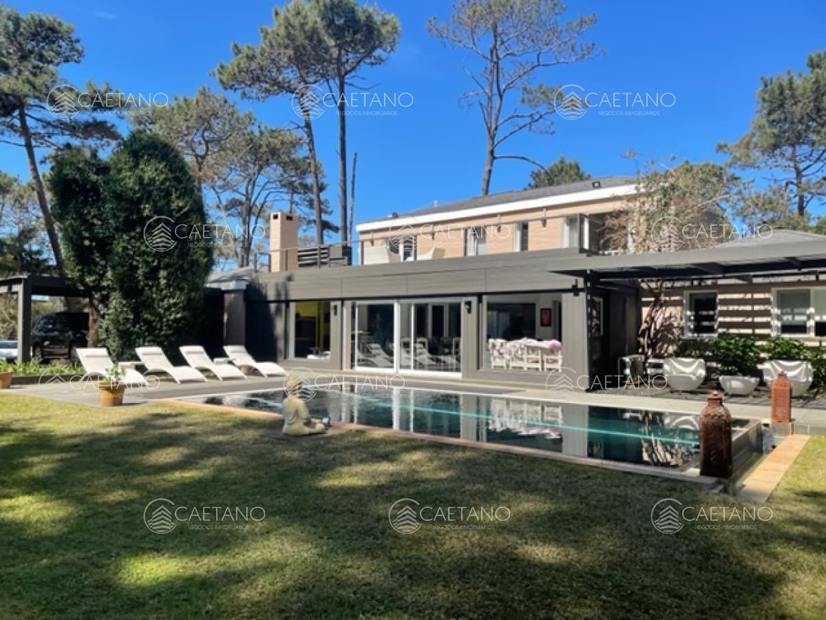 Laguna Blanca casa con piscina climatizada