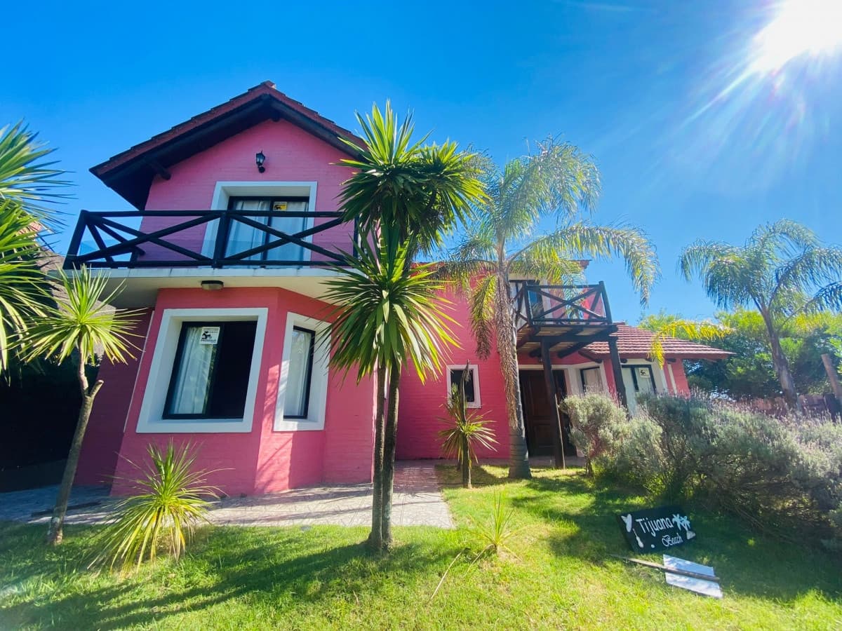 Casa en Alquiler a media cuadra de la playa Cuatro Suites